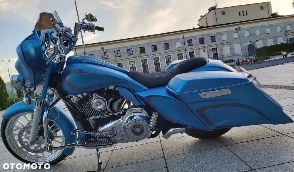 Harley-Davidson Touring Street Glide - 2