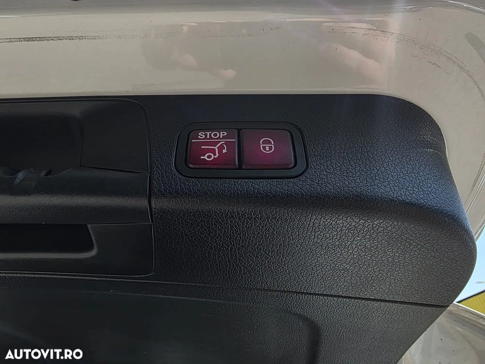 Mercedes-Benz GLB 250 8G-DCT Progressive - 32