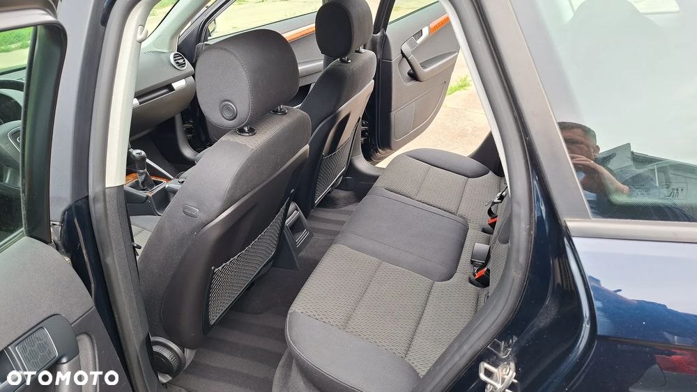 Audi A3 Sportback 1.6 TDI DPF Ambiente - 14