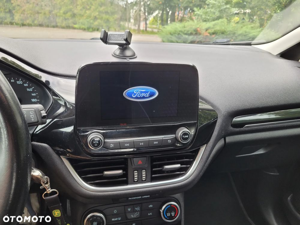 Ford Fiesta 1.1 Titanium - 21