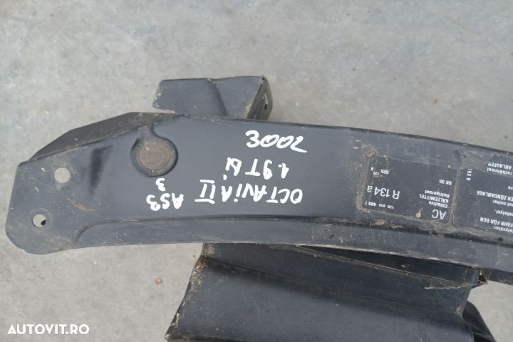 Trager / Calandru 1Z0010409T 1Z0121285F 1Z0010409T 1Z0121285F Skoda O - 8