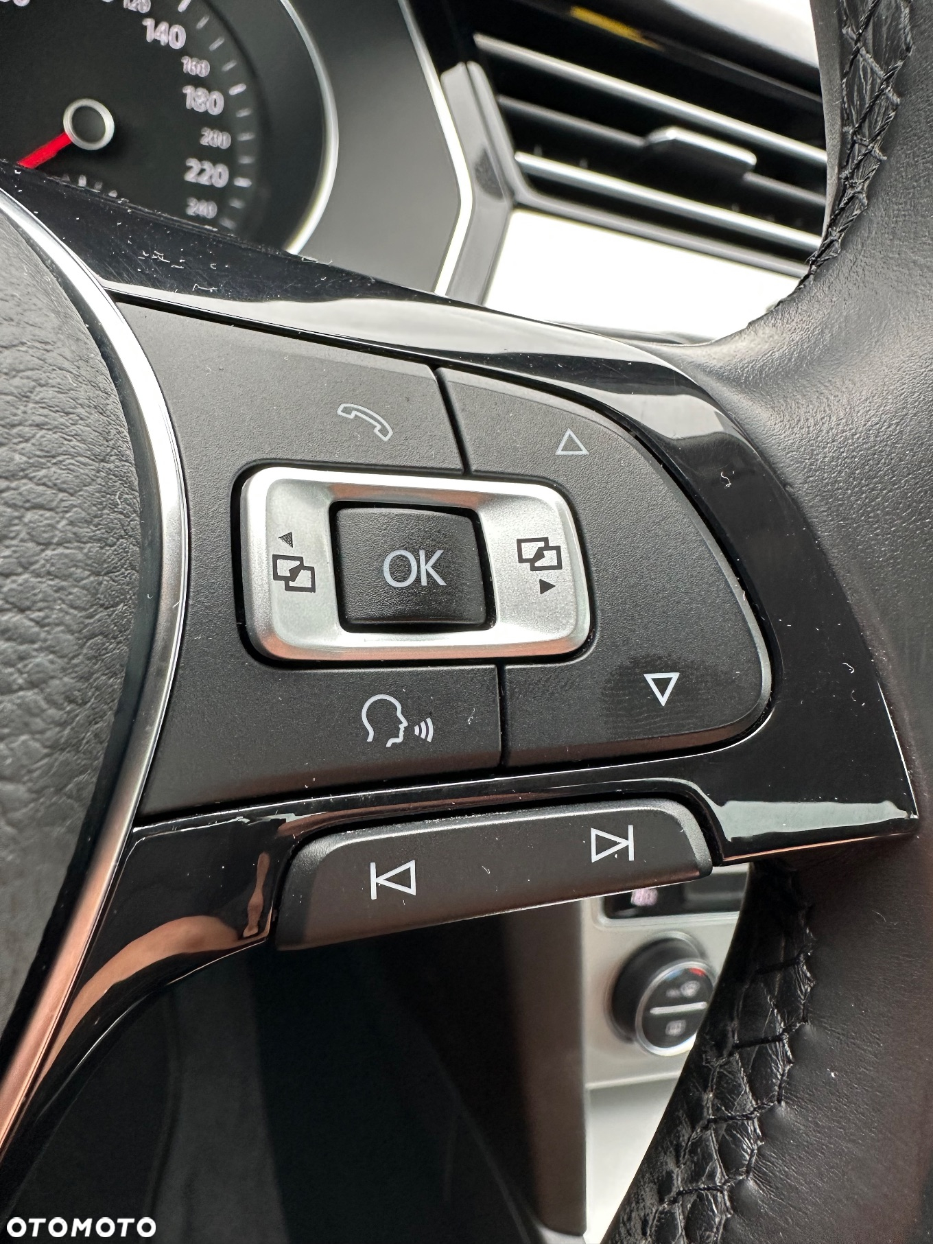 Volkswagen Passat 1.6 TDI BMT Comfortline - 13