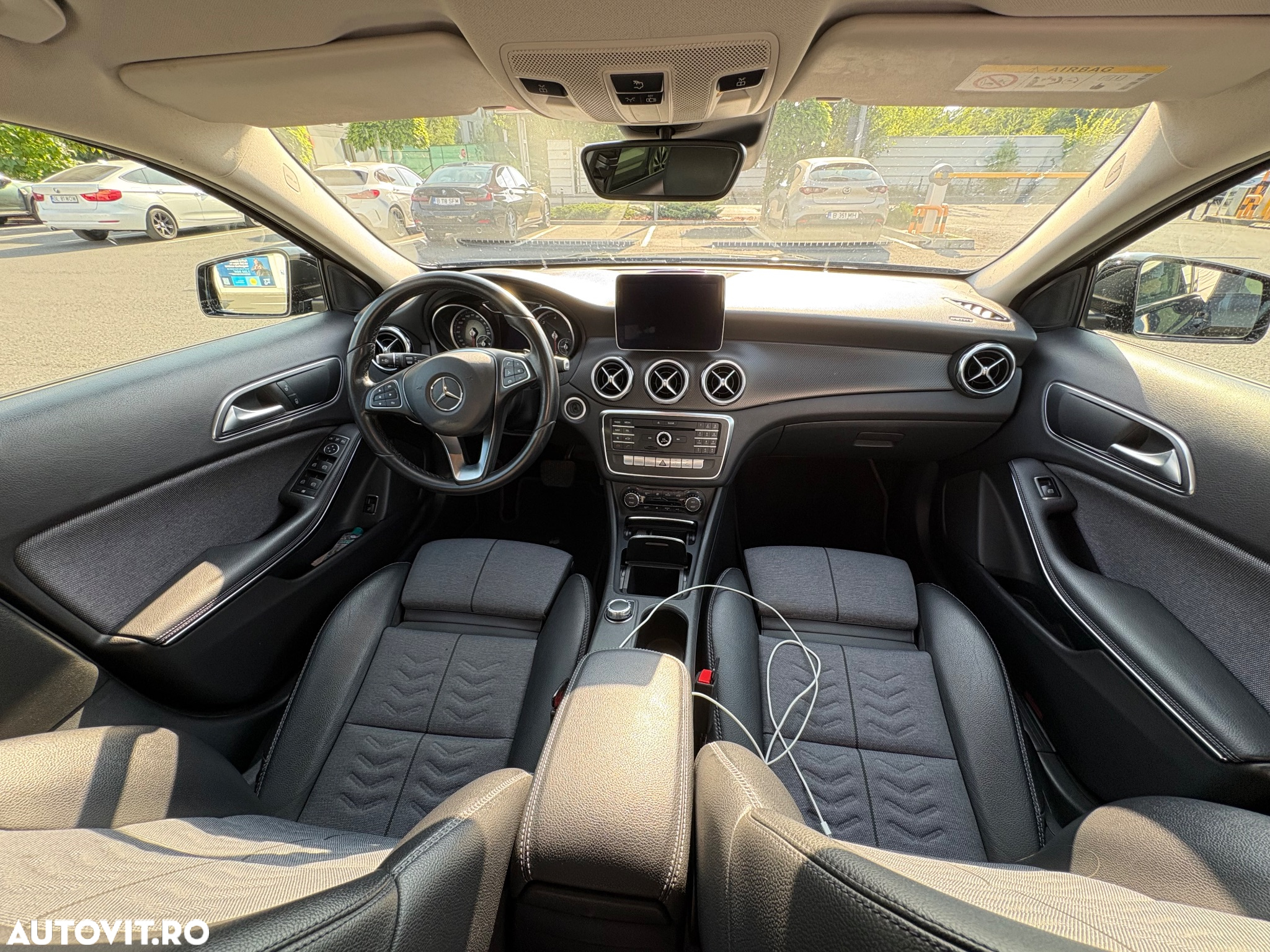 Mercedes-Benz GLA - 9