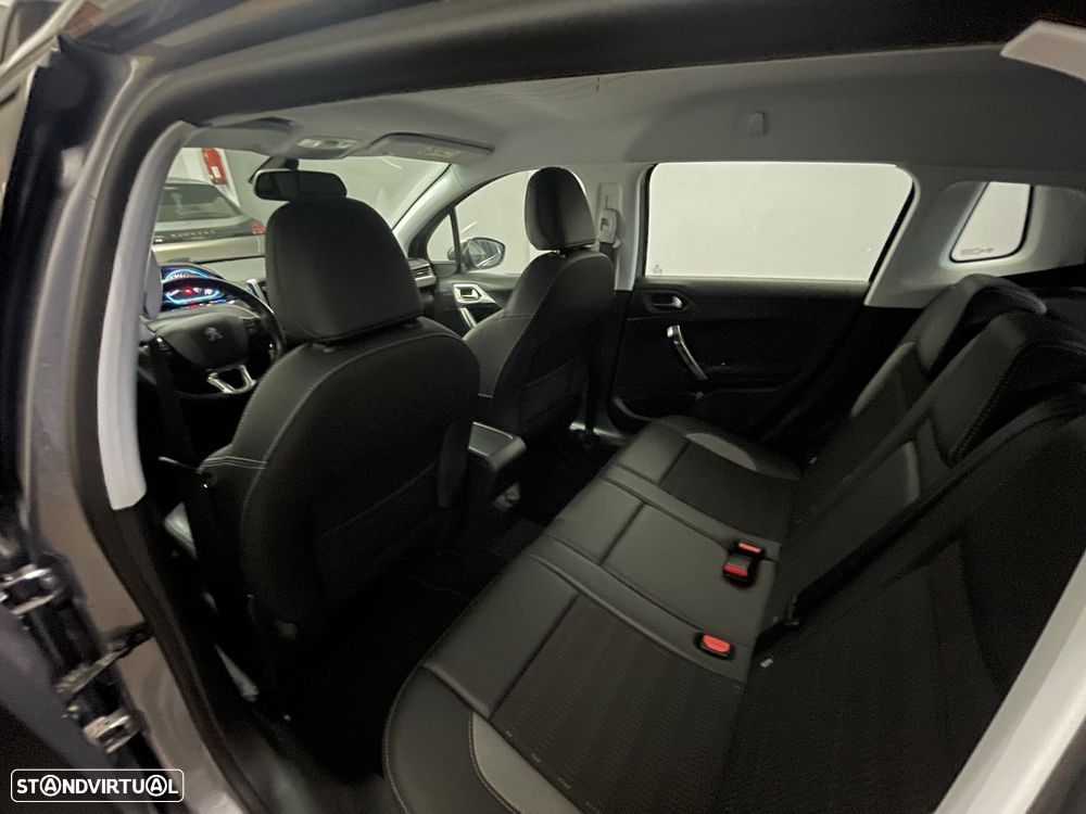 Peugeot 2008 PureTech 110 Stop&Start Allure - 14