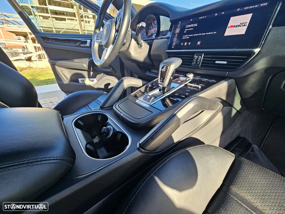 Porsche Cayenne Coupé E-Hybrid - 15