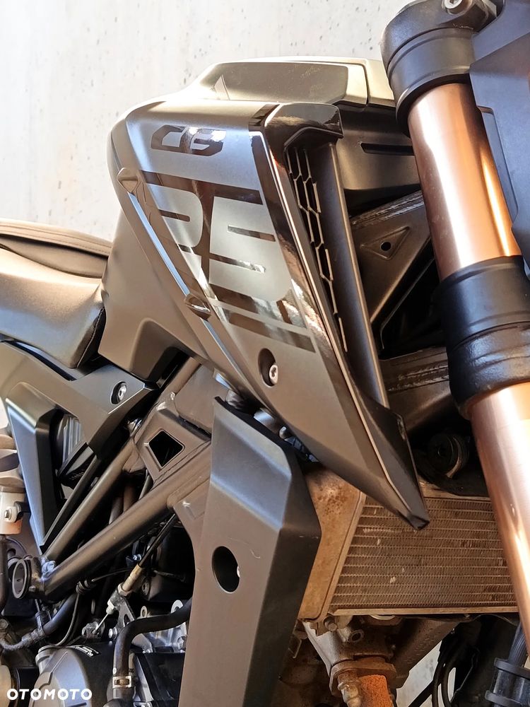 Honda CB - 12