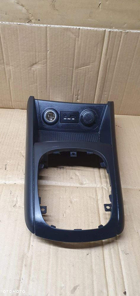 Tunel środkowy osłona tunelu USB AUX Hyundai I30 I 84651-2R041 - 2