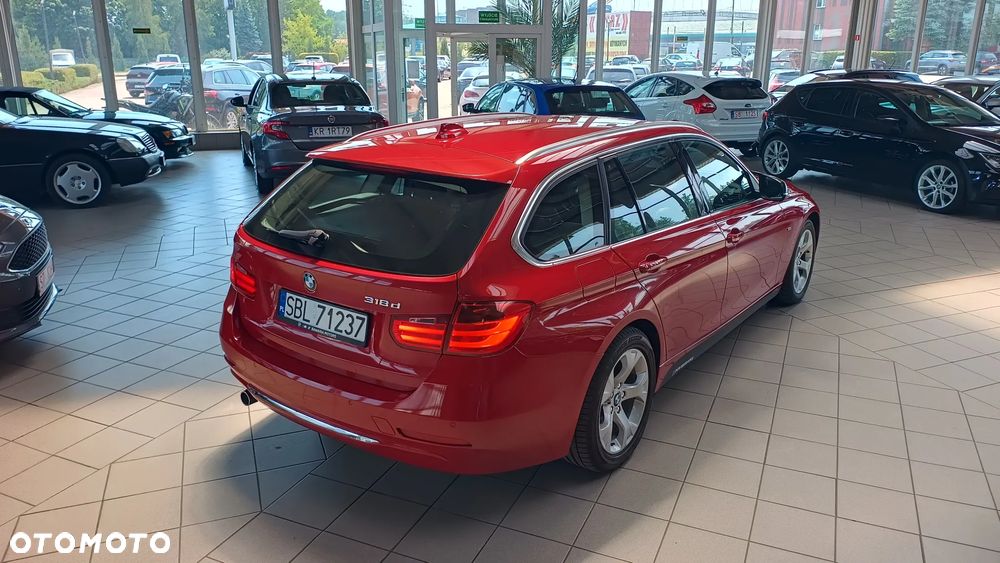 BMW Seria 3 318d Luxury Line - 14