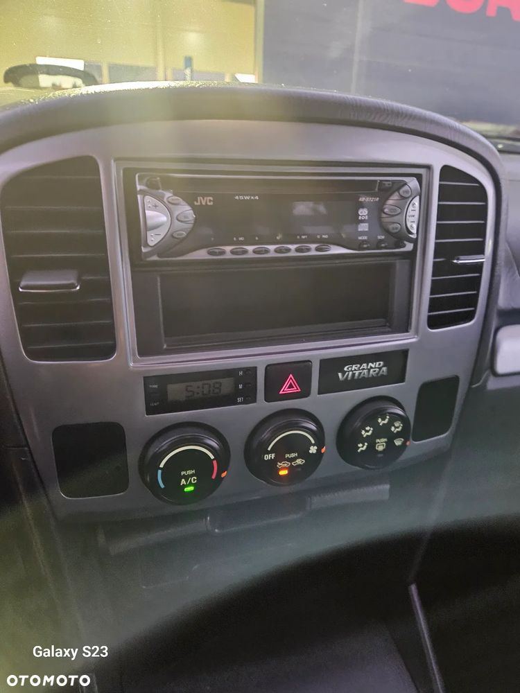 Suzuki Grand Vitara 2.0 TDi - 11