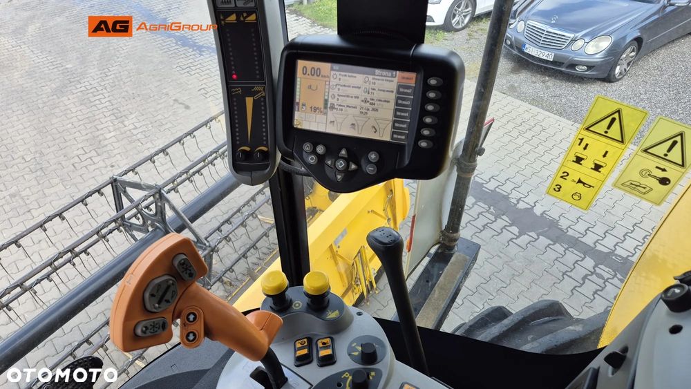 New Holland CSX 7070 2009R - 13