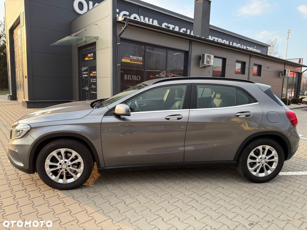 Mercedes-Benz GLA - 4