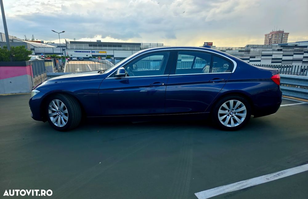 BMW Seria 3 320i Aut. Luxury Line - 3