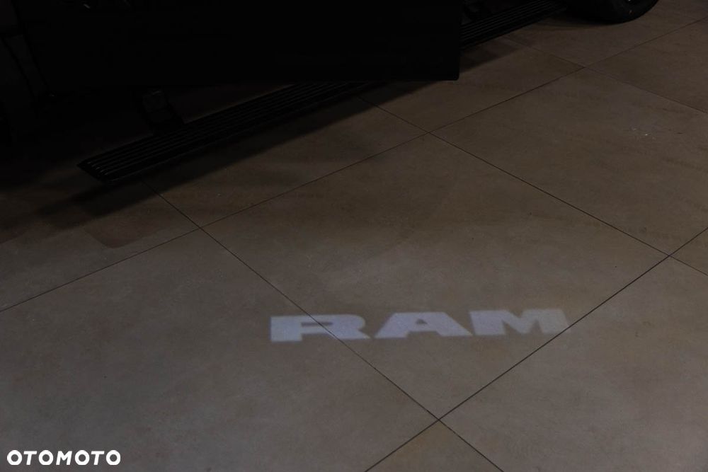 RAM 1500 - 10