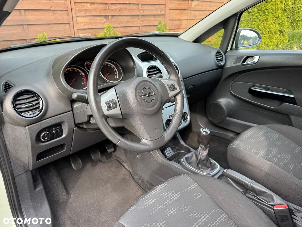 Opel Corsa 1.4 16V Edition - 6