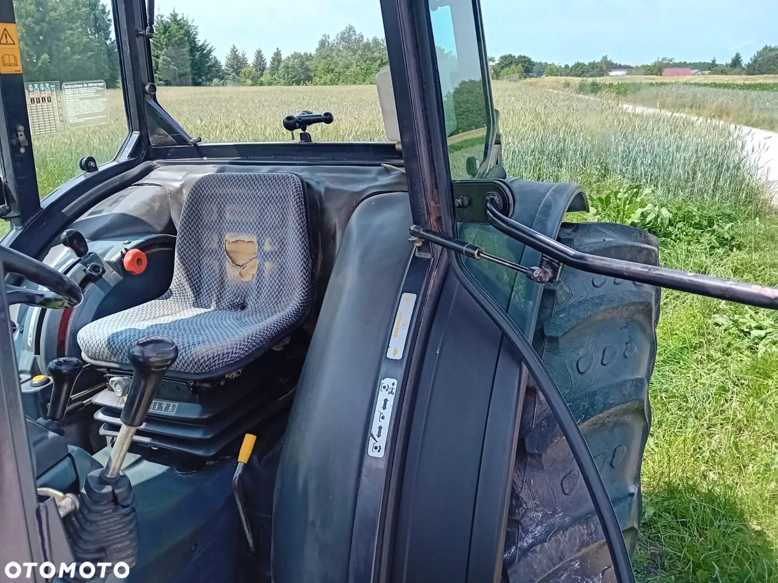 Massey Ferguson 3225 - 9