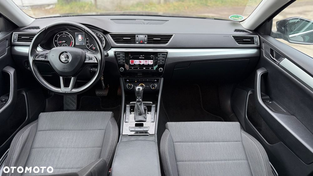 Skoda Superb 2.0 TDI DSG Ambition - 33