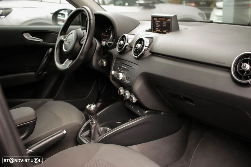 Audi A1 Sportback 1.6 TDI S-line - 6