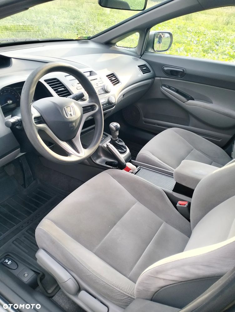 Honda Civic 1.8 Comfort - 9