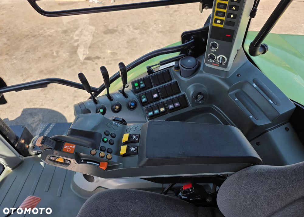 Claas Arion 620 Cis - 12