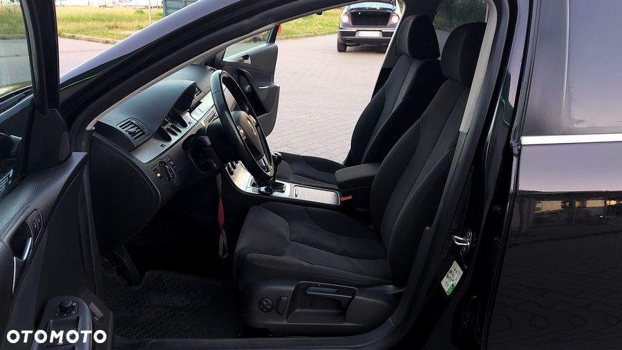 Volkswagen Passat 2.0 TDI Comfortline - 10