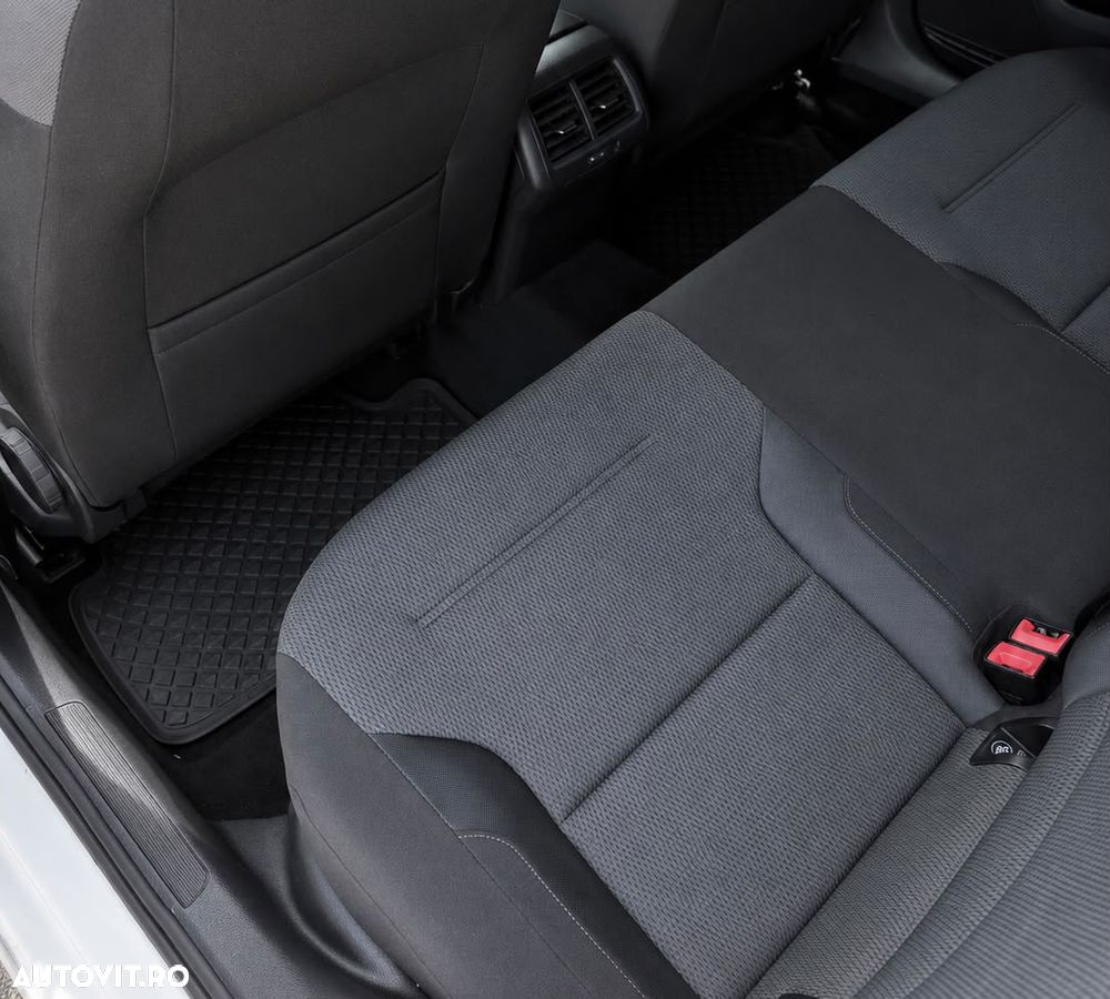 Volkswagen Golf - 9