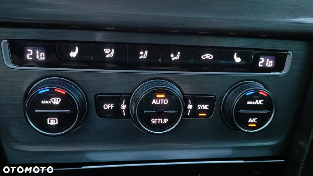 Volkswagen Golf - 20