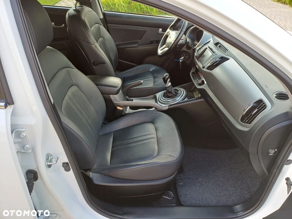 Kia Sportage 1.7 CRDI 2WD ISG Dream-Team Edition - 19