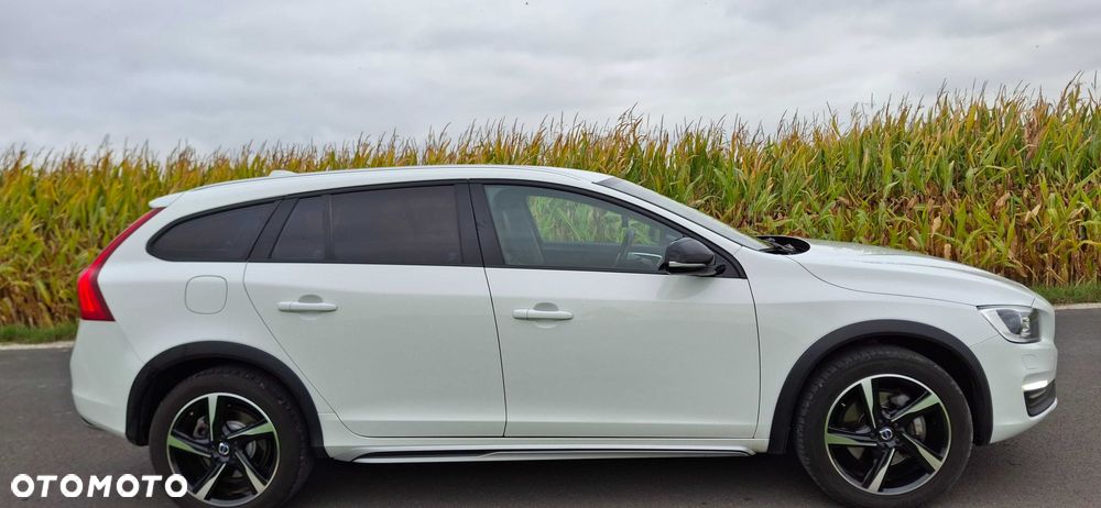 Volvo V60 Cross Country - 4