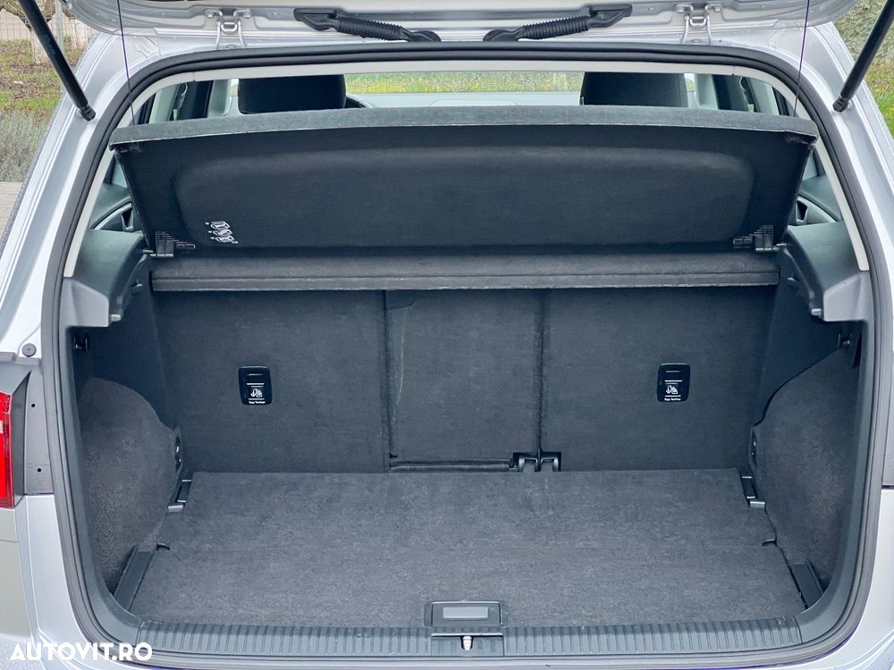 Volkswagen Golf - 20