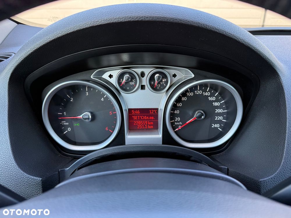 Ford Kuga 2.0 TDCi 4x4 Titanium - 29