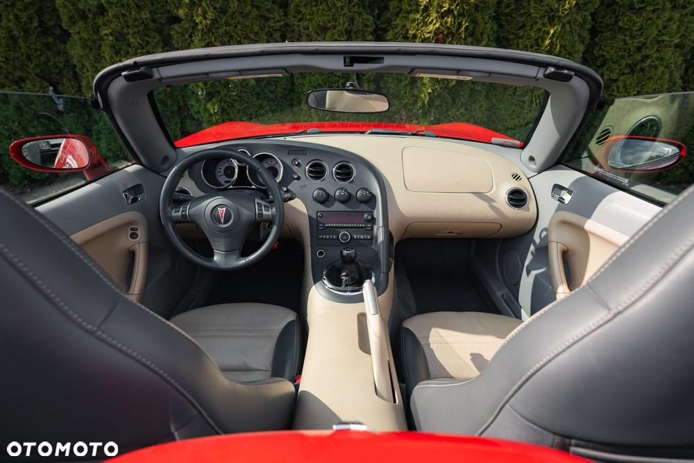 Pontiac Solstice - 11