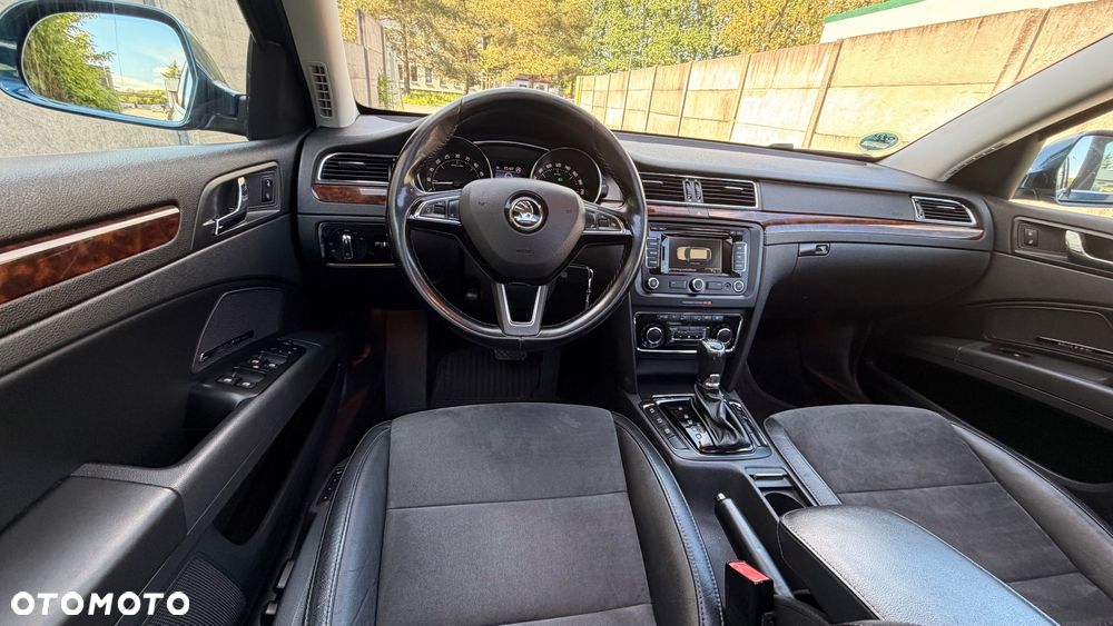 Skoda Superb 2.0 TDI DSG Exclusive - 27