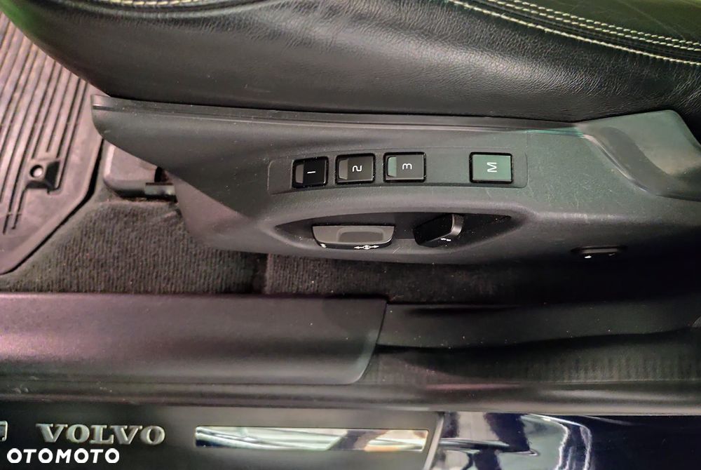 Volvo XC 60 T6 AWD Geartronic Momentum - 13