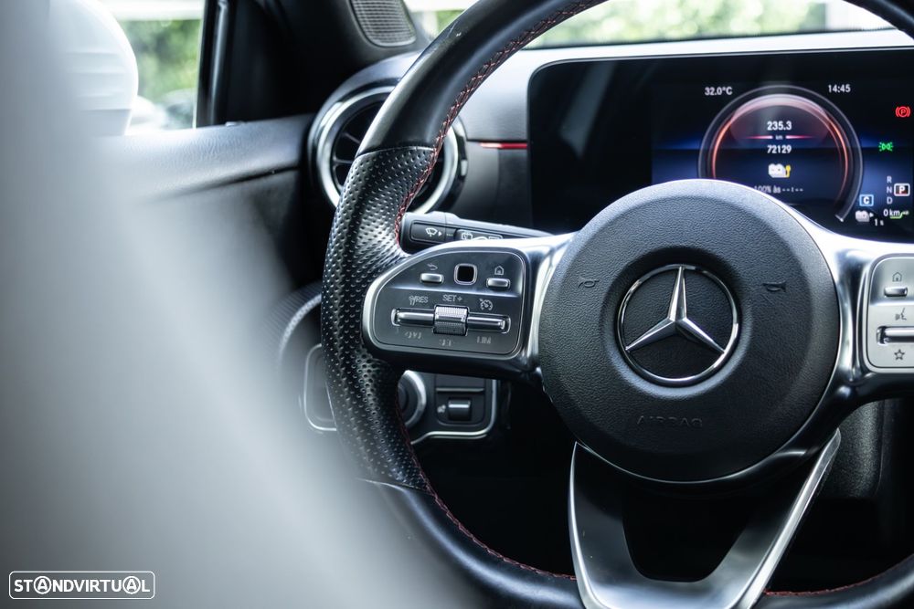 Mercedes-Benz A 250 e AMG Line - 20