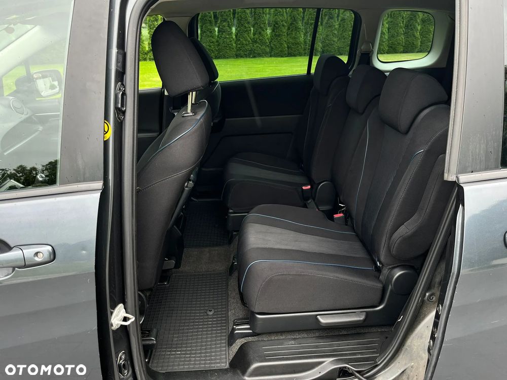 Mazda 5 - 14