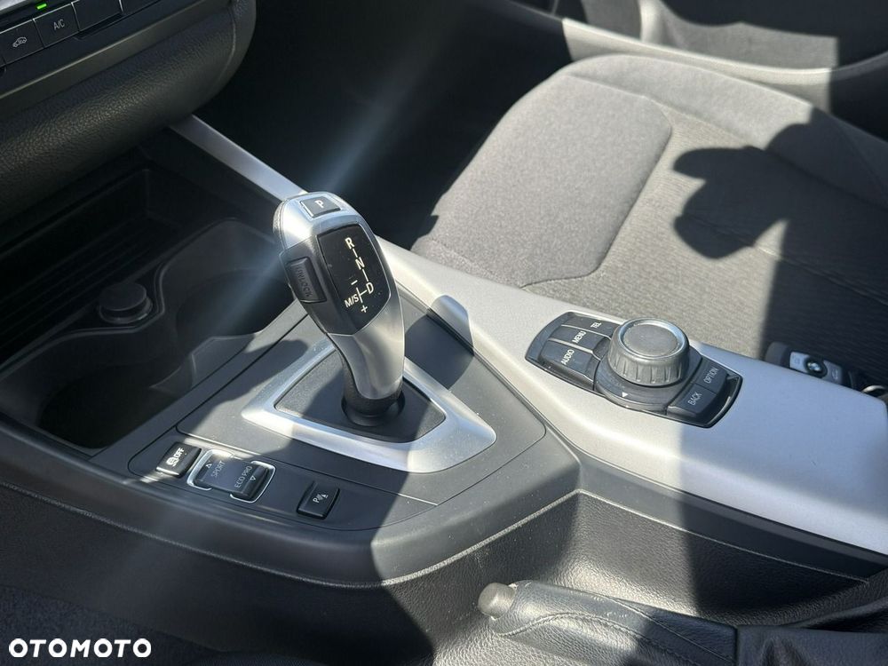BMW Seria 1 - 32