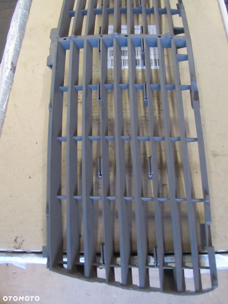 atrapa 2028880323 - 3