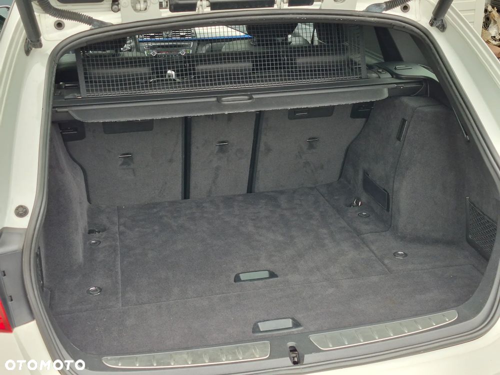 BMW Seria 3 320d xDrive - 27