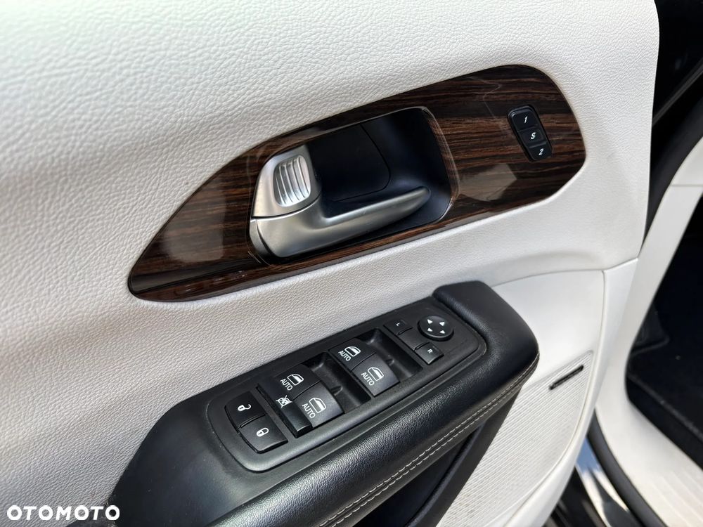 Chrysler Pacifica - 29