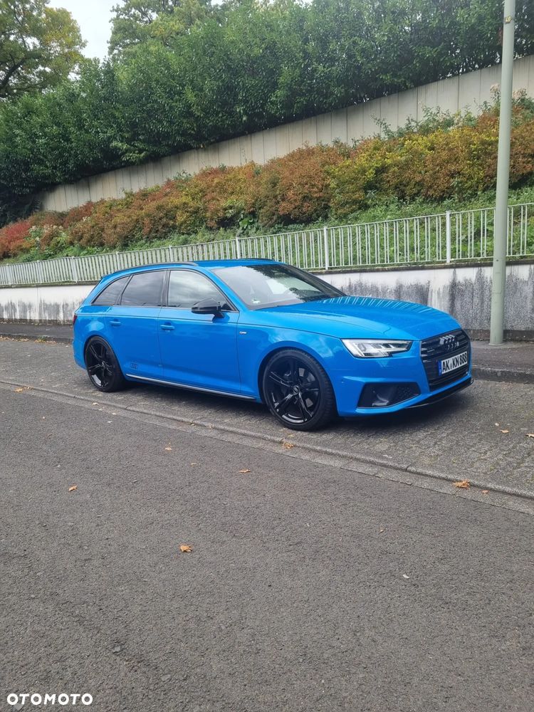 Audi A4 - 1