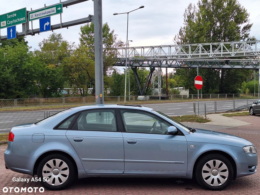 Audi A4 Limousine - 4