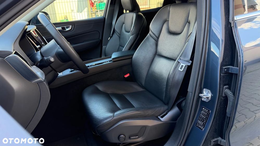 Volvo XC 60 B4 B Momentum Pro - 6