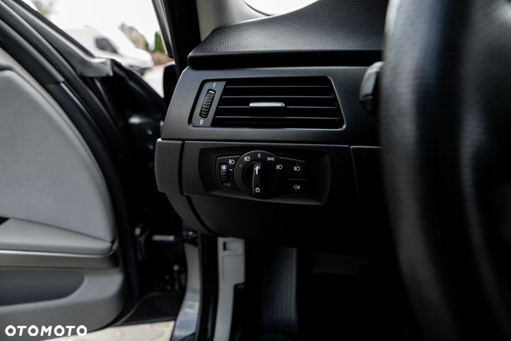 BMW Seria 3 325i - 27