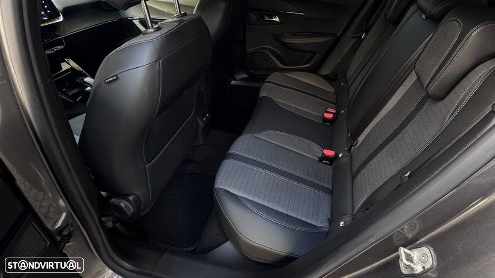 Peugeot 2008 1.5 BlueHDi Allure Pack EAT8 - 10