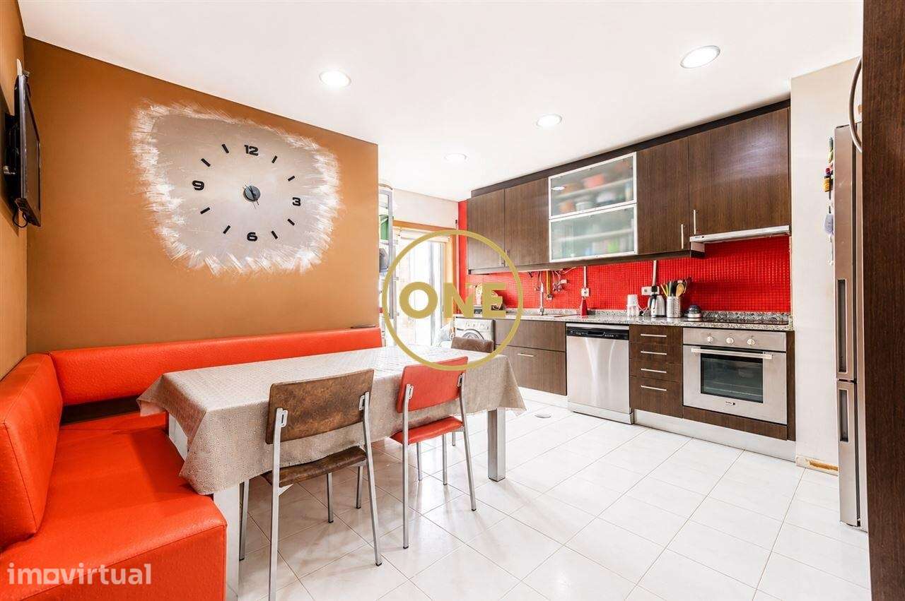 Apartamento T3 em Gondifelos com Garagem para Dois Carros e Arrumos de - Grande imagem: 4/28