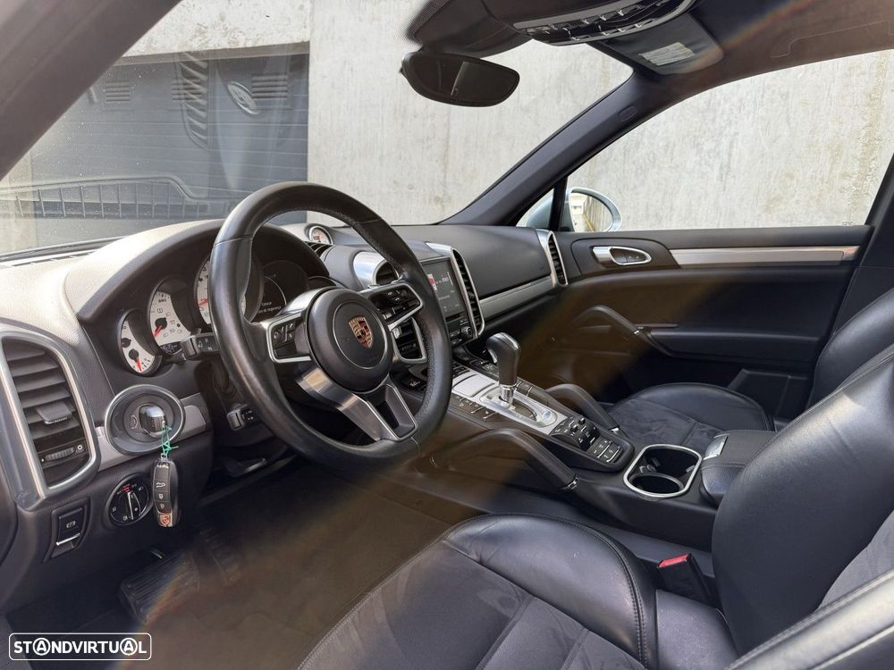 Porsche Cayenne Platinum Edition - 12