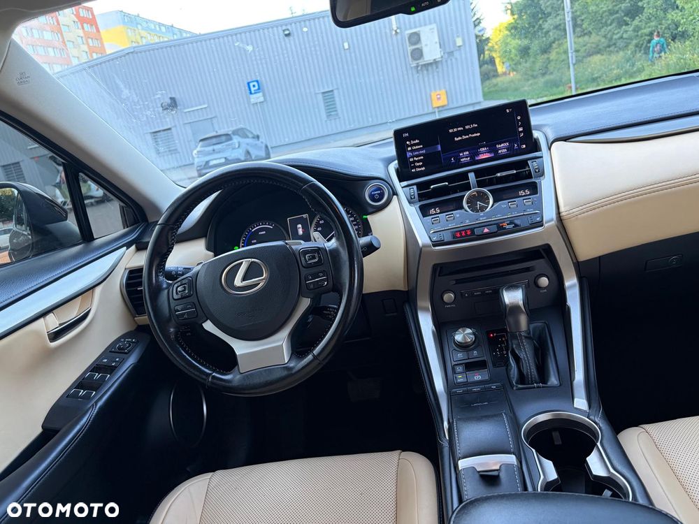 Lexus NX 300h Elite AWD - 18
