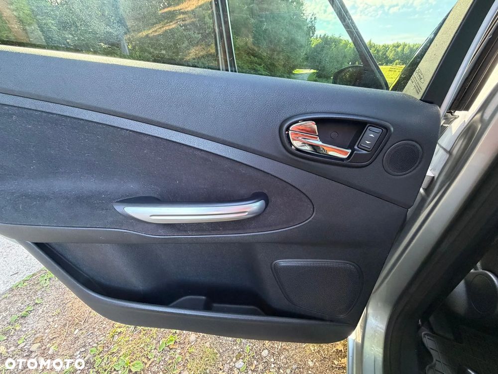 Ford S-Max - 21