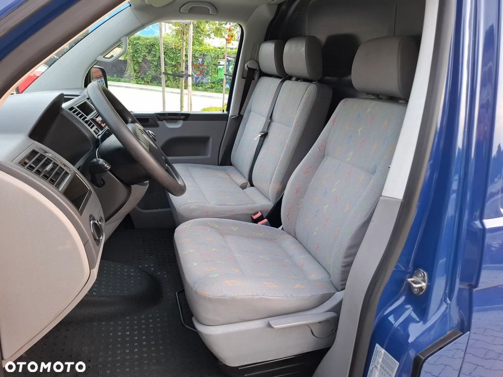 Volkswagen Transporter T5 2008 LONG 3OSOBOWY KLIMA - 17