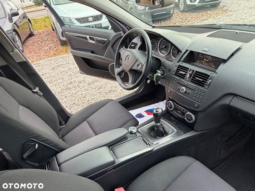 Mercedes-Benz Klasa C 180 Kompressor BlueEFFICIENCY Special Edition - 20